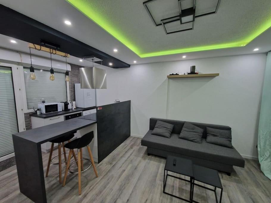 Logement Atypique & Parking Gratuit เฌ็กซ์ ภายนอก รูปภาพ