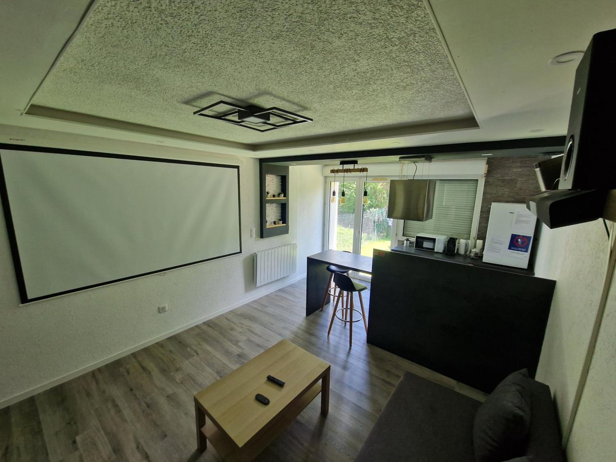 Logement Atypique & Parking Gratuit เฌ็กซ์ ภายนอก รูปภาพ