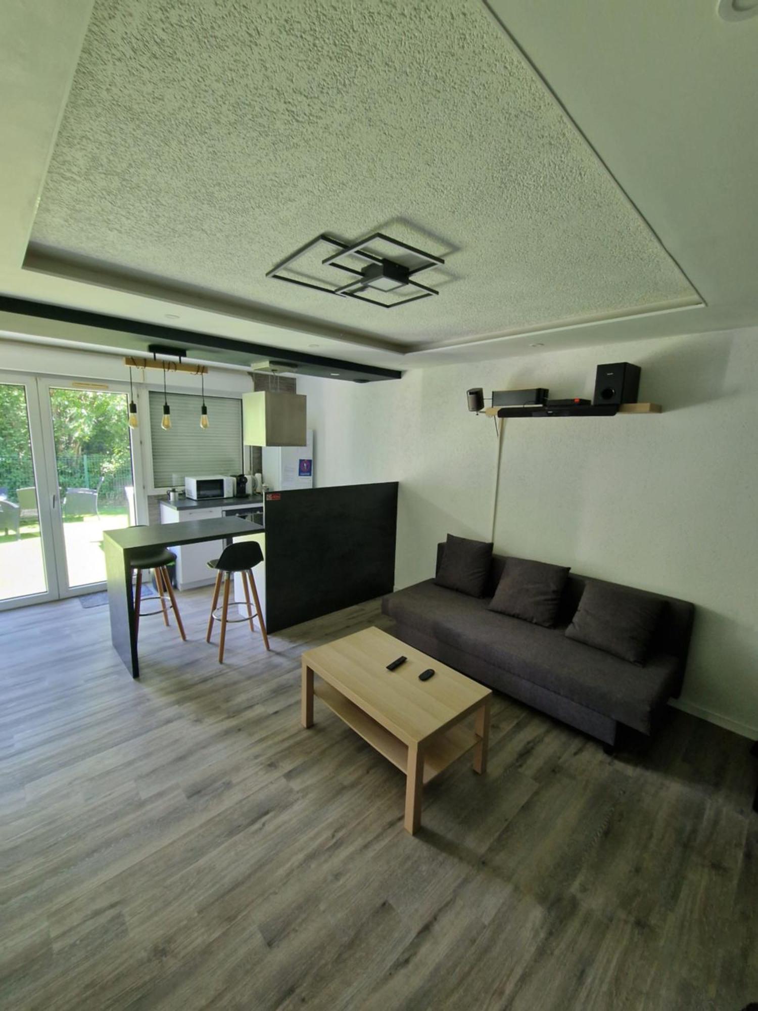 Logement Atypique & Parking Gratuit เฌ็กซ์ ภายนอก รูปภาพ